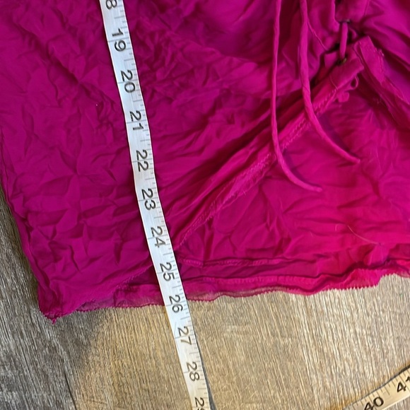 Diane Von Furstenberg Silk Fuscia Lace Up Front Cap Sleeve Blouse size 6 - Picture 15 of 15